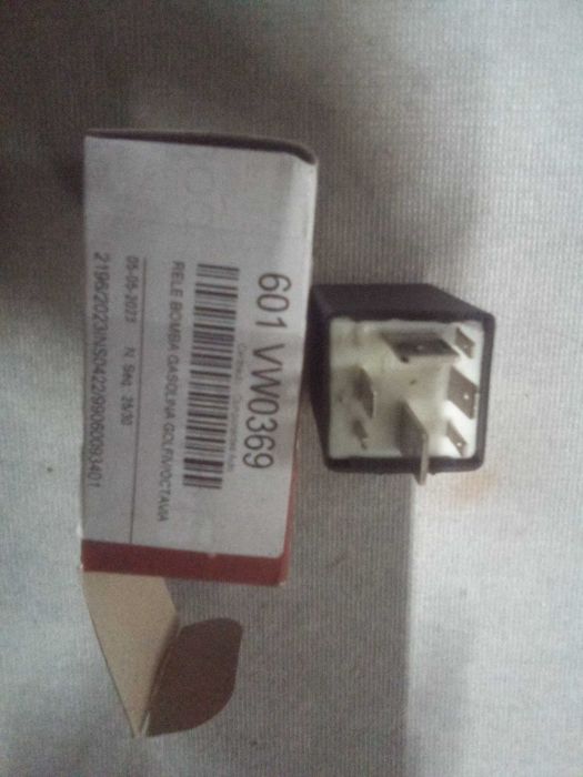 Fechaduras Golf 4 + tubo radiador +relé da bomba de combustível nova