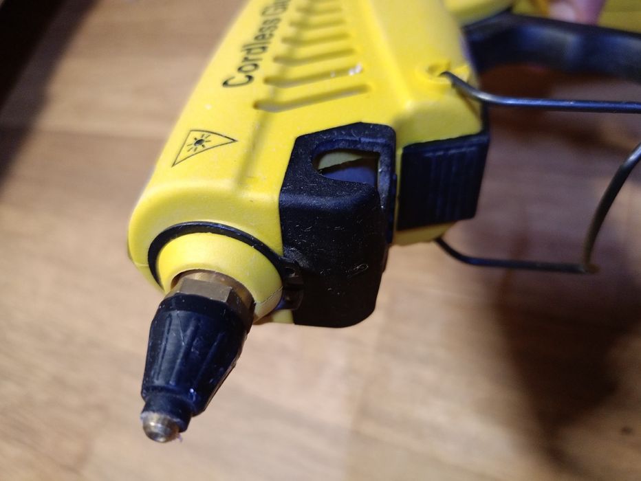 Газовый термоклеевой пистолет