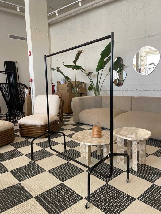 Suporte para cabides (5 unidades) c/ rodas - preto