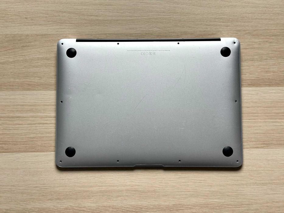 Topcase z ekranem MacBook Air 13" A1466 (2013–2017)