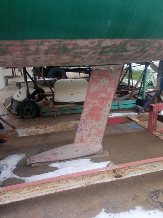 Продам парусную яхту.