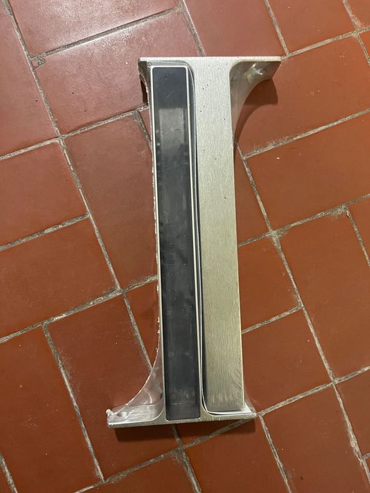 Suportes de prateleira Ikea– 28 cm –Alumínio escovado