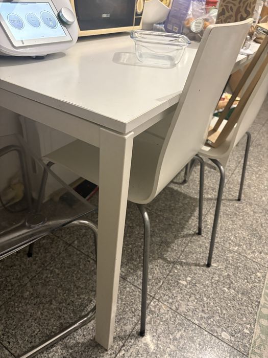 Mesa madeira Branca pés em aço