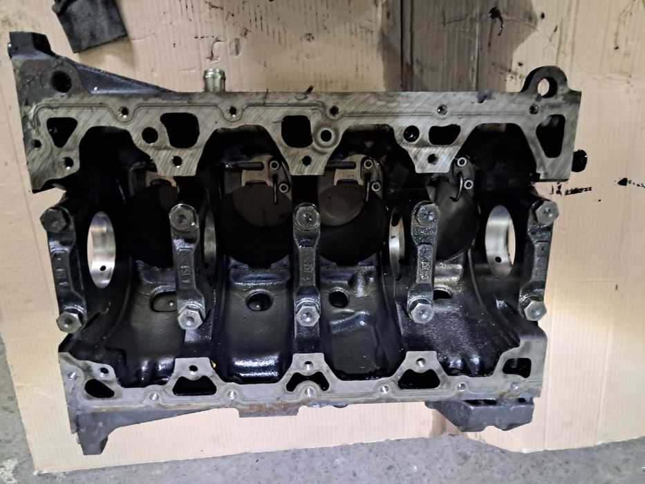 Блок циліндрів двигуна BMW M47 2.0 D