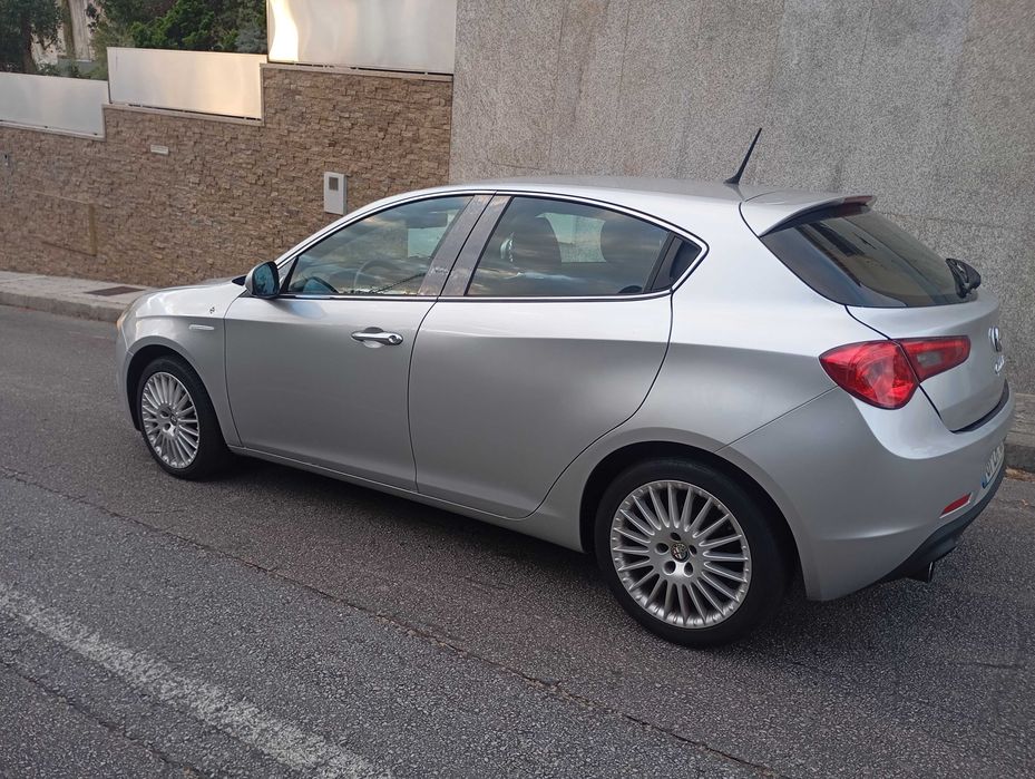 Alfa romeo giulietta 1.6 jtdm ( troco fiat 500)