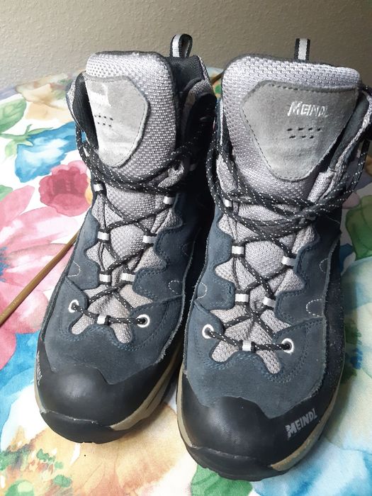 Треккинговые демисезонные ботинки
MEINDL GORE- TEX мембрана