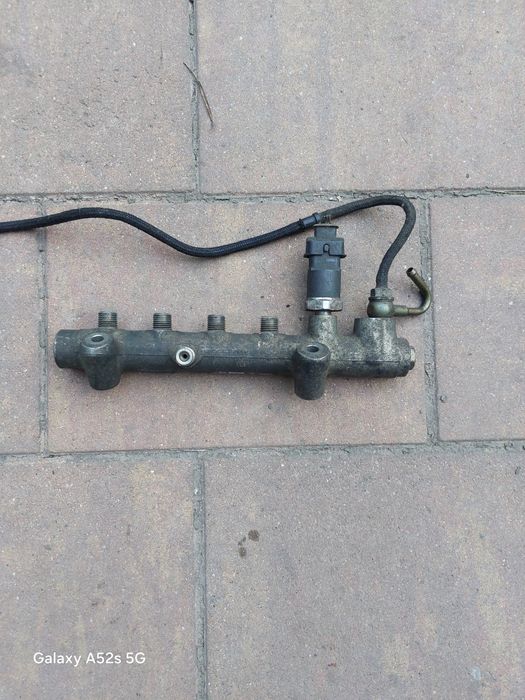 Listwa wtryskowa Opel Astra H Combo Meriva 1,7 CDTI 0.445.214.049