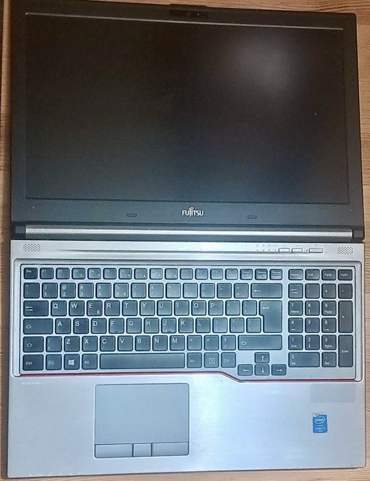 Fujitsu Celsius H730