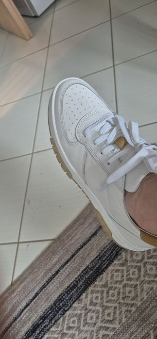 Damskie sneakersy skórzane rozm.39