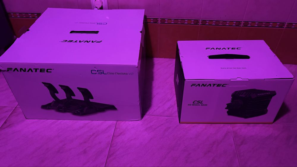 Base Fanatev e Pedais V2 c/ Kit 3Drap e Kit de alolas de Competicao Fanatec. Como novo. Fudo com garantia e respectivas caixas e acessorios.