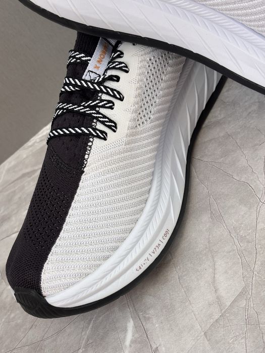 Hoka Carbon x 3