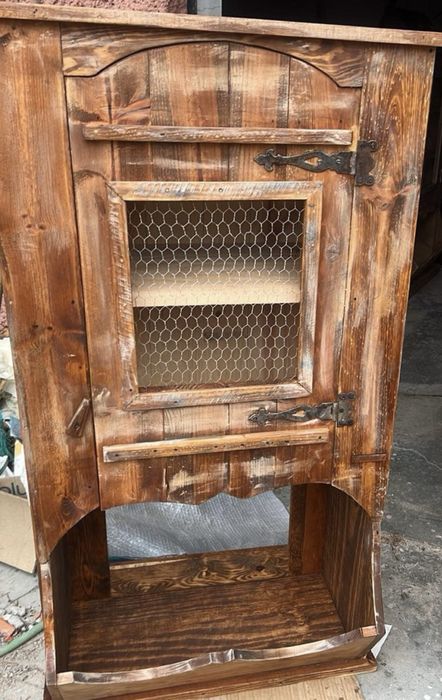Movel , Cantareira , Garrafeira em madeira Maciça