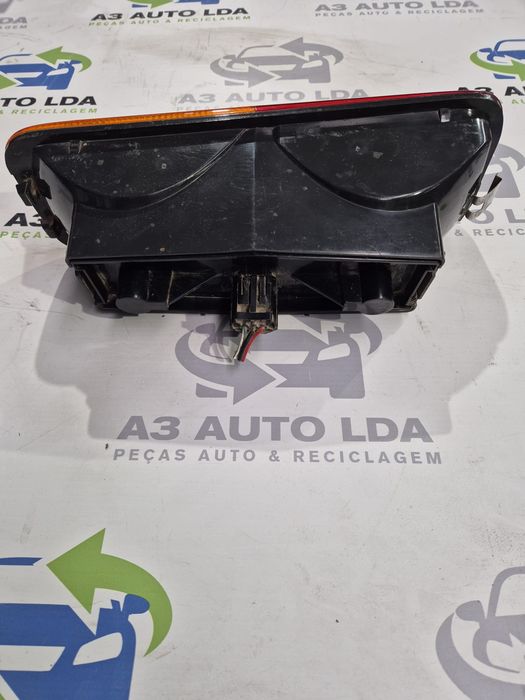 Farolim trás direito Land Rover Discovery 2 L318