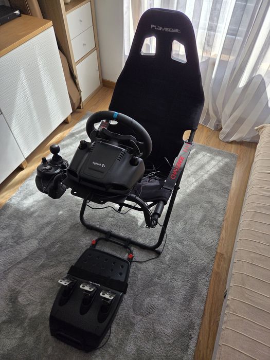 Playseat Challenge + Logitech G29 + Shifter