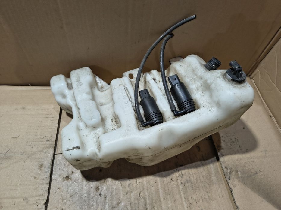 Zbiorniczek płynu spryskiwaczy BMW e39