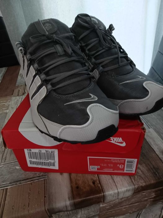 Tênis Nike shox NZ. Comprei e não pela internet e não me serviu e perdi o prazo de troca.