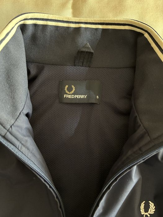 Vendo blusao Fred Perry Azul - Como novo