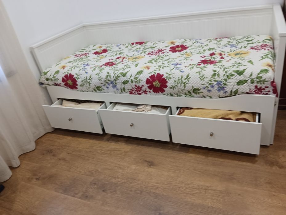 Cama/ Sofá IKEA Hemnes