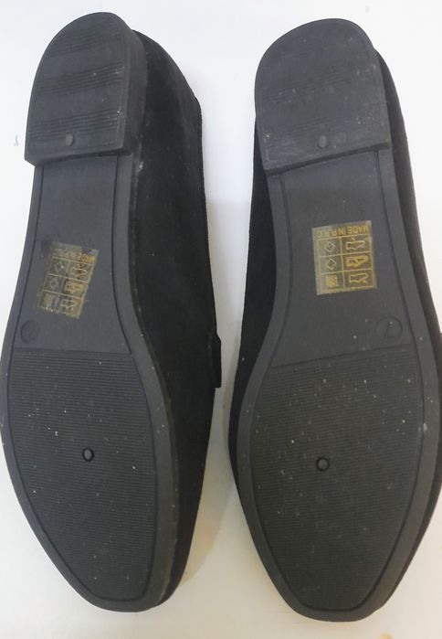 Sapatos veludo com fivela decorativa cor preto N. 37 - Novos