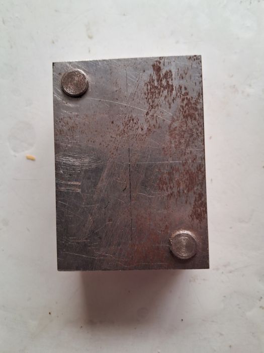 Форма для отливки джиг головок груза