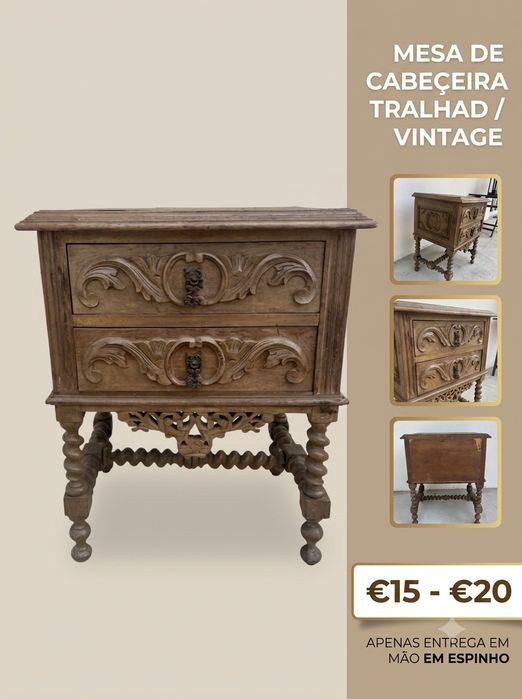 Mesa de Cabeceira Vintage Trabalhada em Madeira