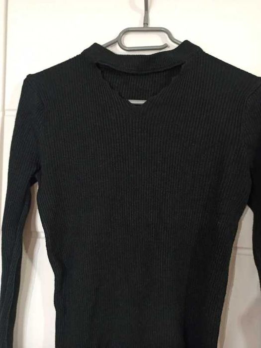 koszulka z wycięciem pod szyją