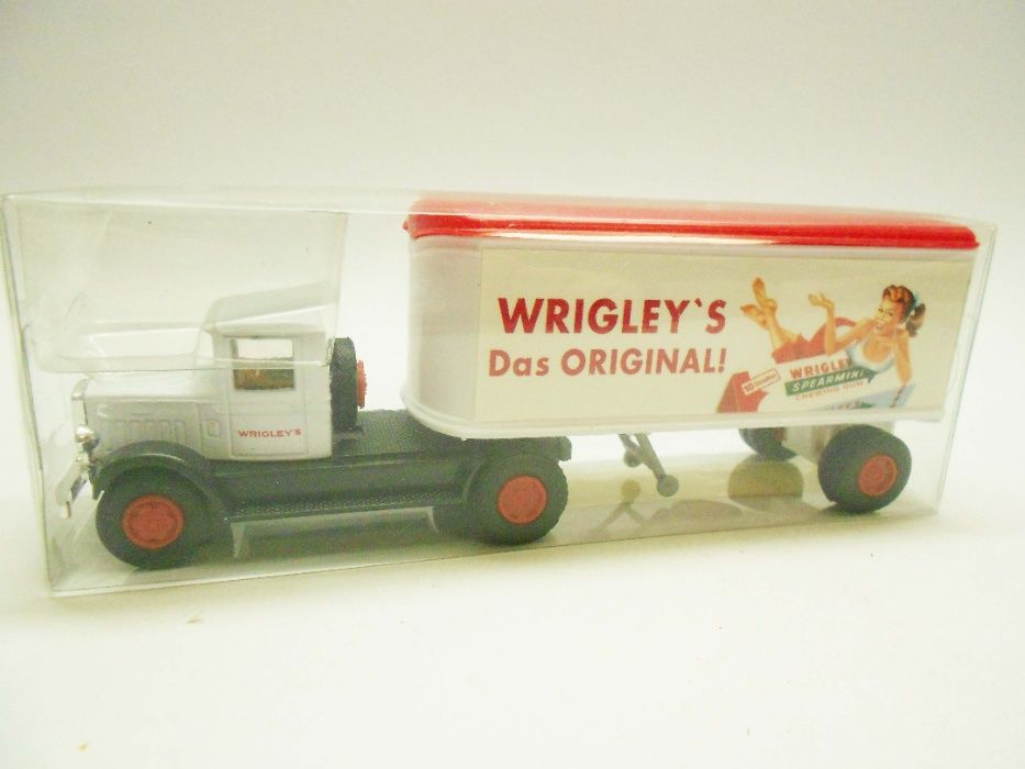 Camiões miniatura de colecção