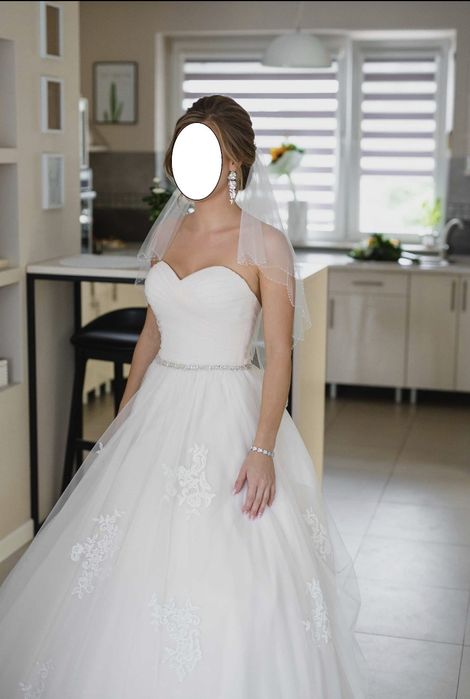 Suknia ślubna gorsetowa