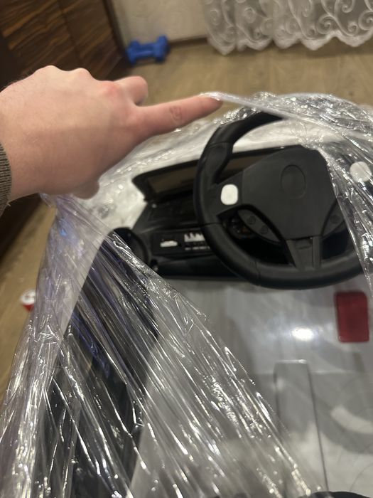 Продам дитячий автомобіль на радіокеруванні