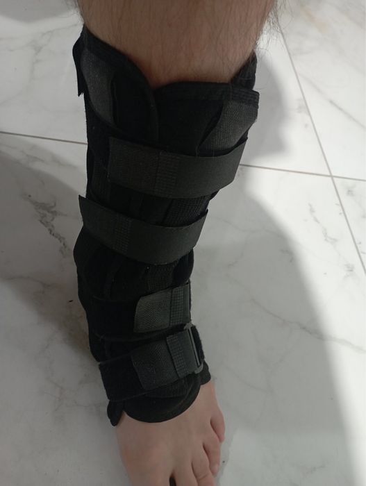 Бандаж для гомілковостопного суглоба