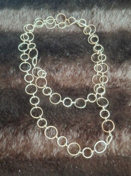 Colar de aros prateado