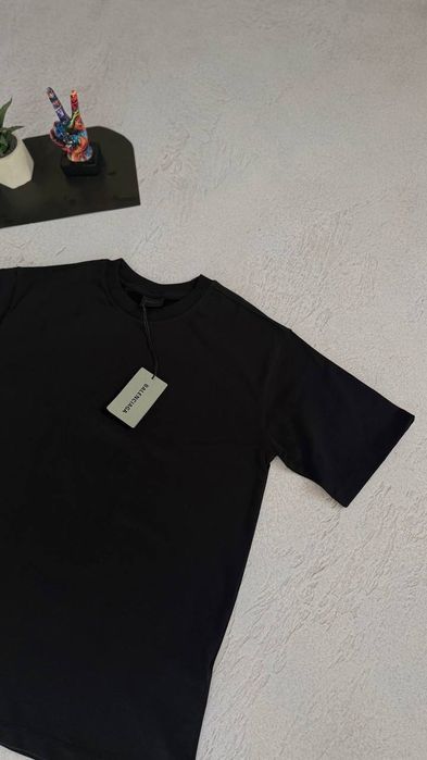 Чоловіча  мужская Футболка  оверсайз  Balenciaga  нова колекція