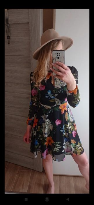 Sukienka elegancka w kwiaty Orsay
