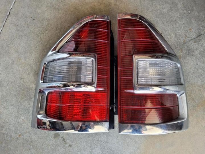 Farolins Mitsubishi Pagero 2003