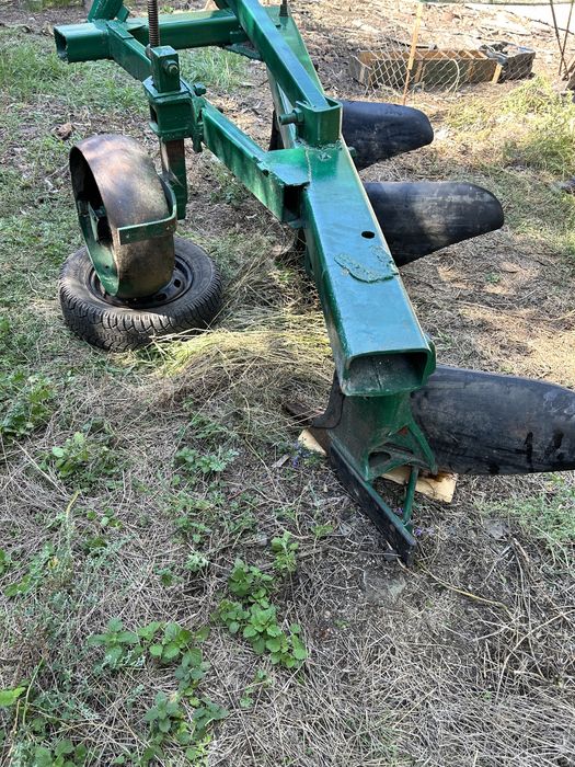 Продам плуг трёх корпусный