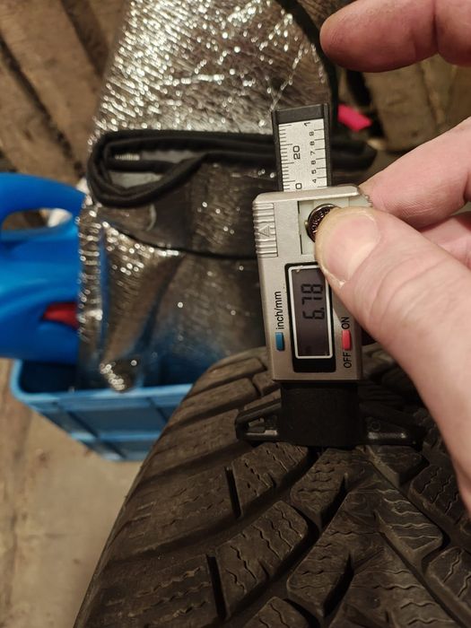 Opony zimowe 195/65/15 dot4424 i dot4421 w bdb stanie