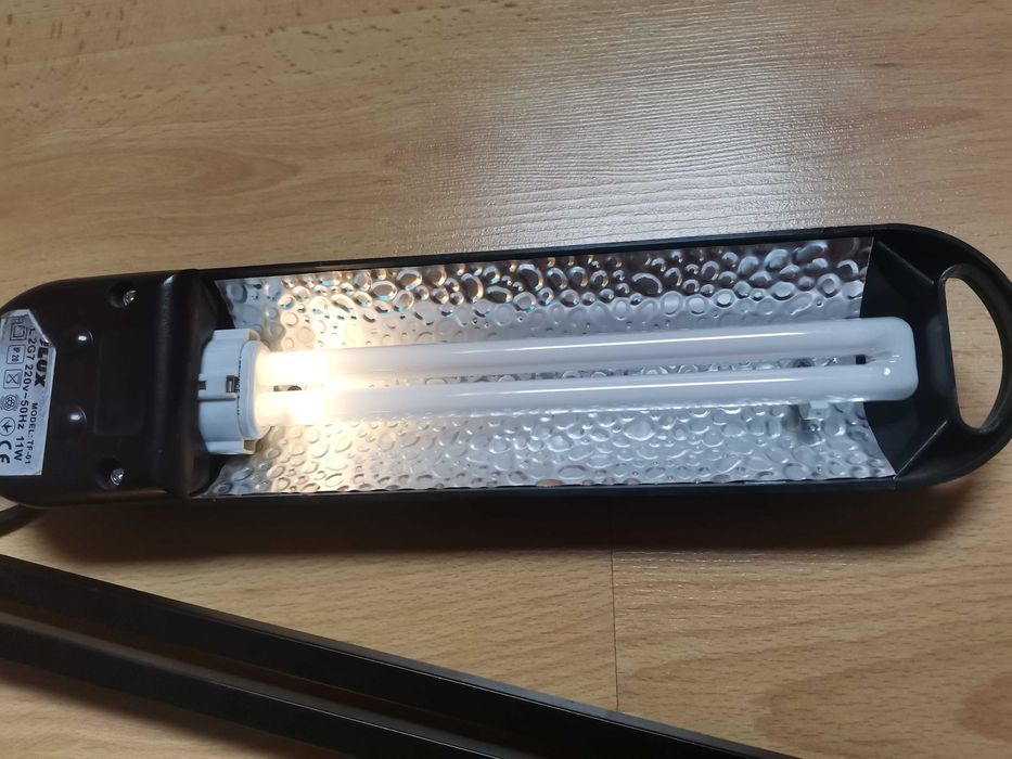 Світильник настільний на струбцині DeLux TF-01. На запчастини!