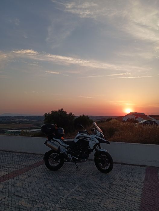 Benelli 502x ano 2022