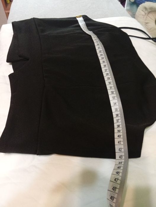 Top.czarny. krótki