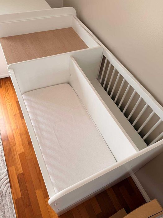 Cama/Berço Evolutivo BROOM 3 em 1 – Branco e Carvalho