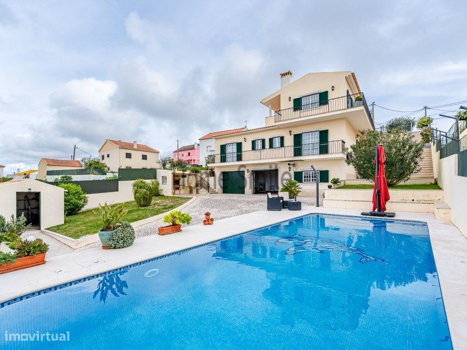 Moradia Com Piscina. Excelente Qualidade