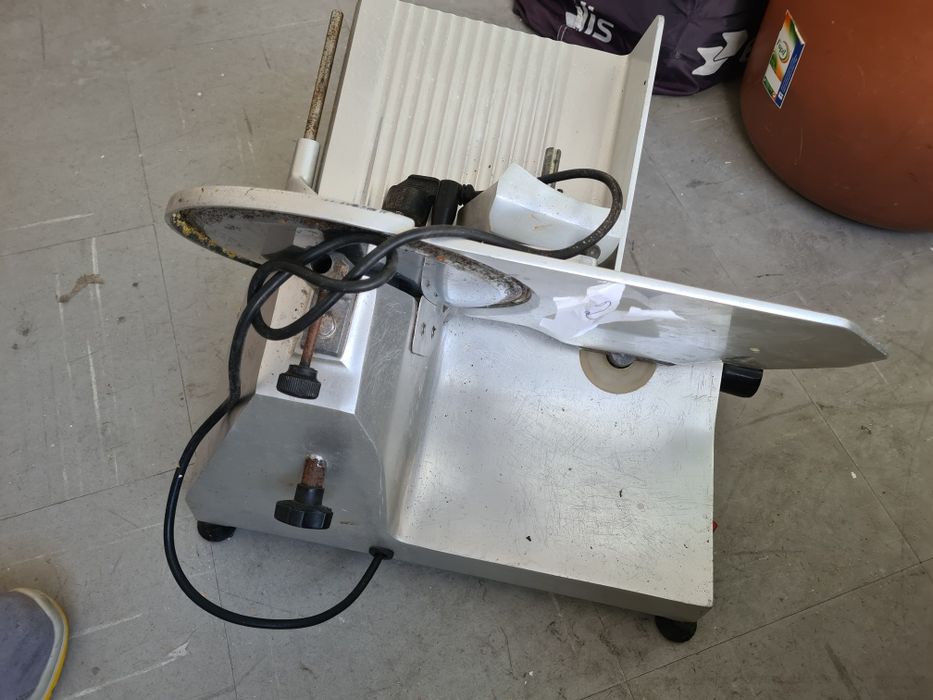 Fiambreira tamanho médio