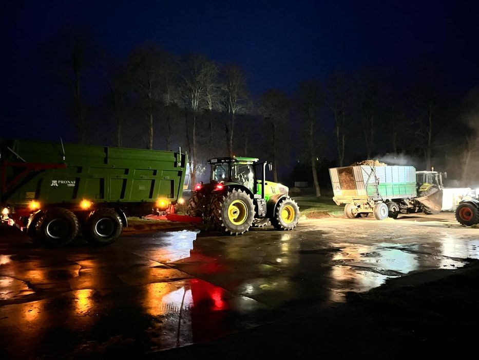 Usługi koparko-ładowarką ,ładowarką minładowarką  Rolnicze Transport