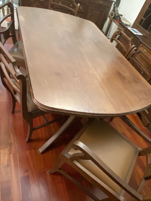 Mesa de madeira maciça