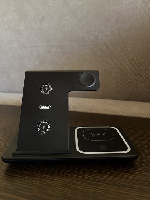 Бездротова зарядна станція 3 в 1 для Iphone,Airpods,Apple watch,Androi