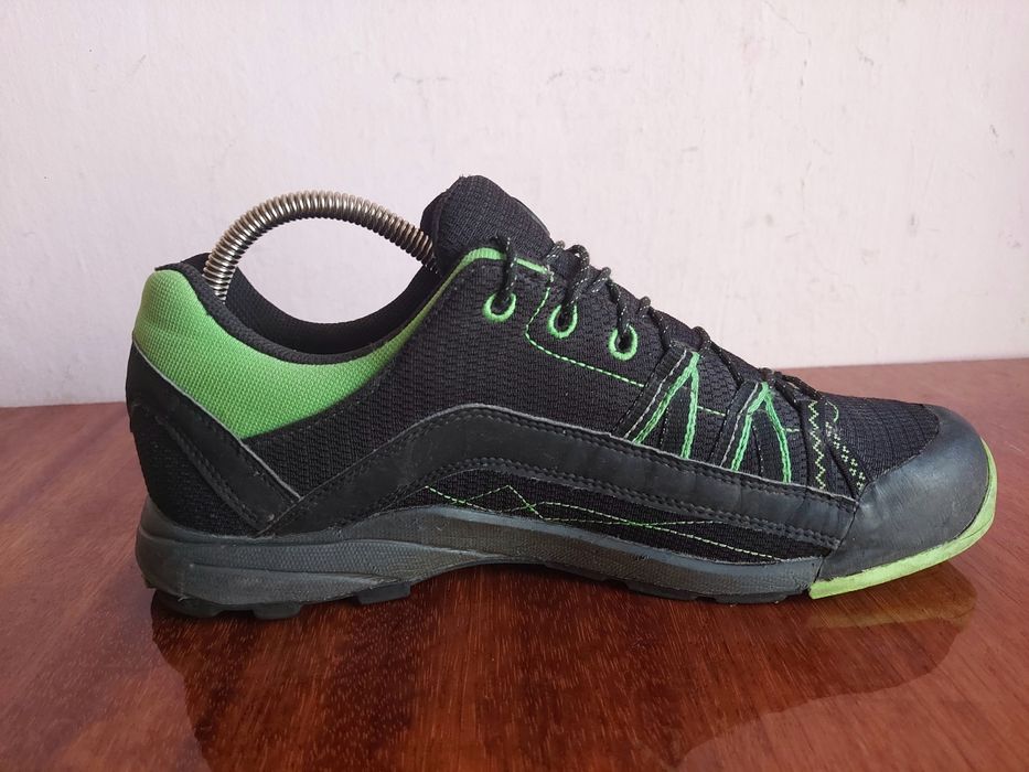 Кроссовки трекінгові mammyt gore tex оригінал 

Розмір по бірці:
UK 9.