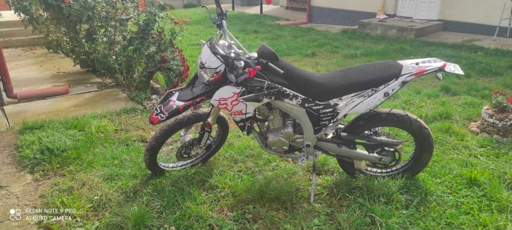 Мотоцикл LONCIN LX300GY