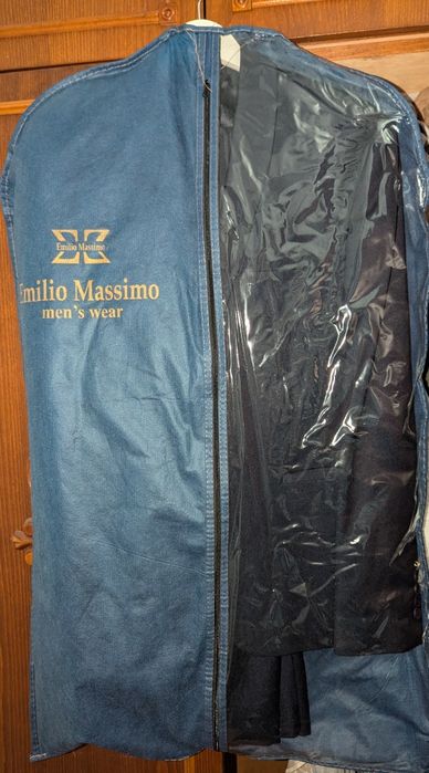 Чоловічий класичний костюм