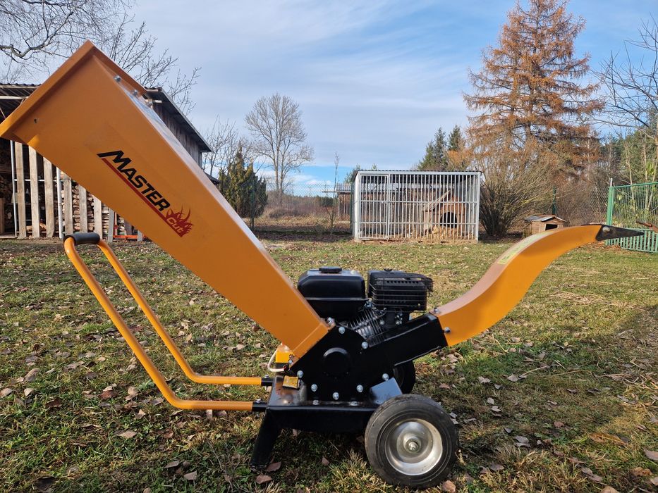 Rębak do gałęzi spalinowy