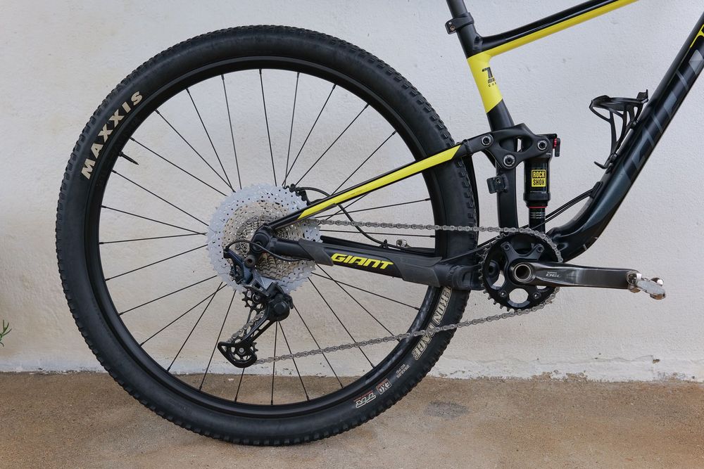 Bicicleta BTT Giant Anthem 29 suspensão total em excelente estado